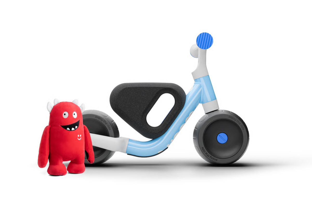 Woom WOW self-balancing toddler balance bike, side view